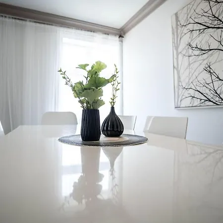 Center Getaway - 6 By Berti Apartment