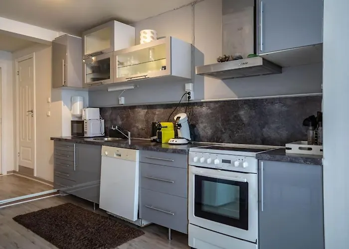 Apartament Center Getaway - 6 By Berti