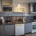 Center Getaway - 6 By Berti דירה *